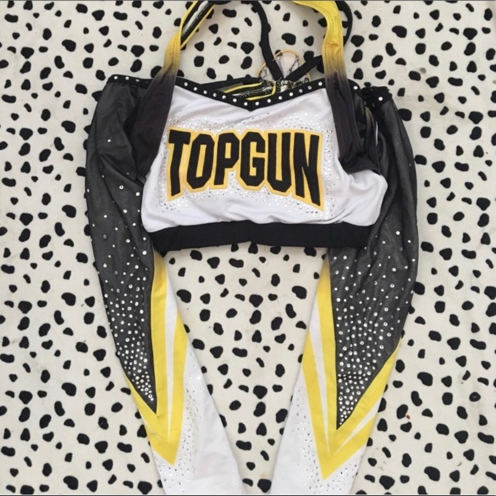 top gun uniform!💛